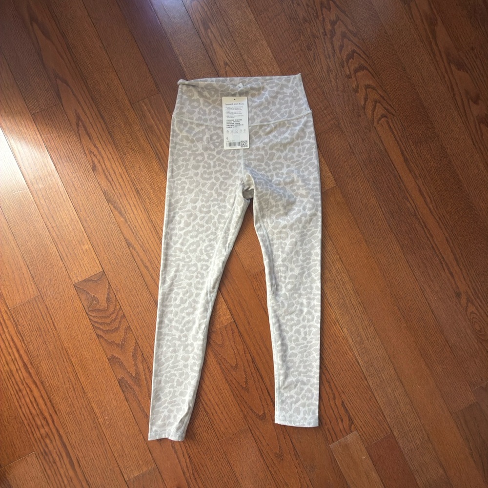 Lulu 🍋 d u p e Gray Leopard Leggings